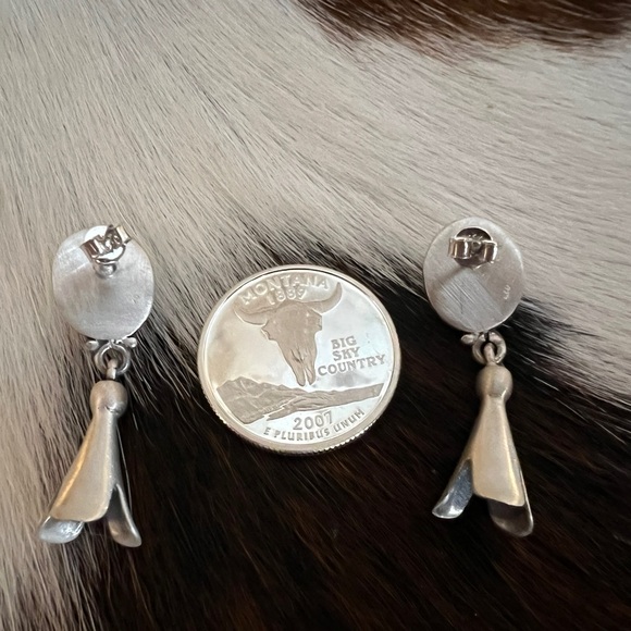 ❤️ #8 Turquoise Matte 925 Navajo Style Dangle Squash Blossom Earrings 1.41”L - Picture 5 of 11